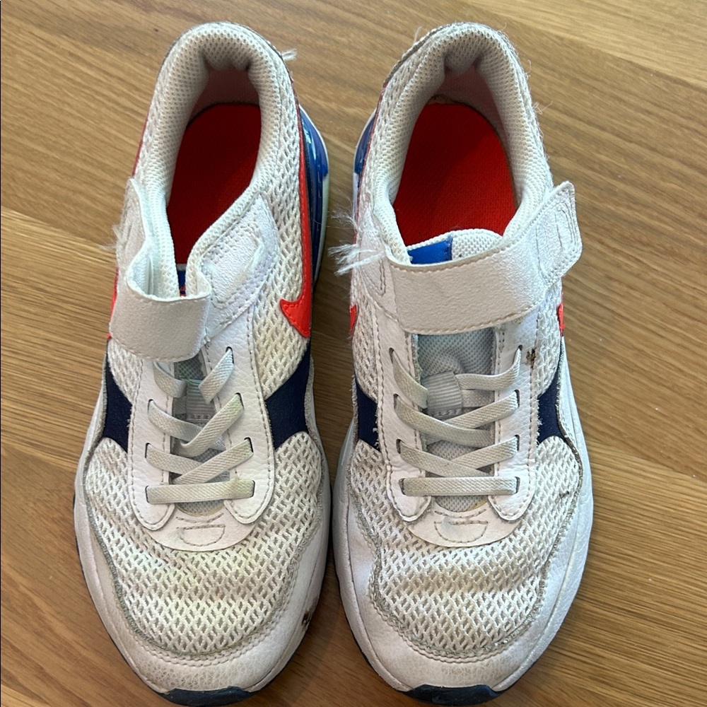 Nike Kids' White and Red Sneakers 3Y